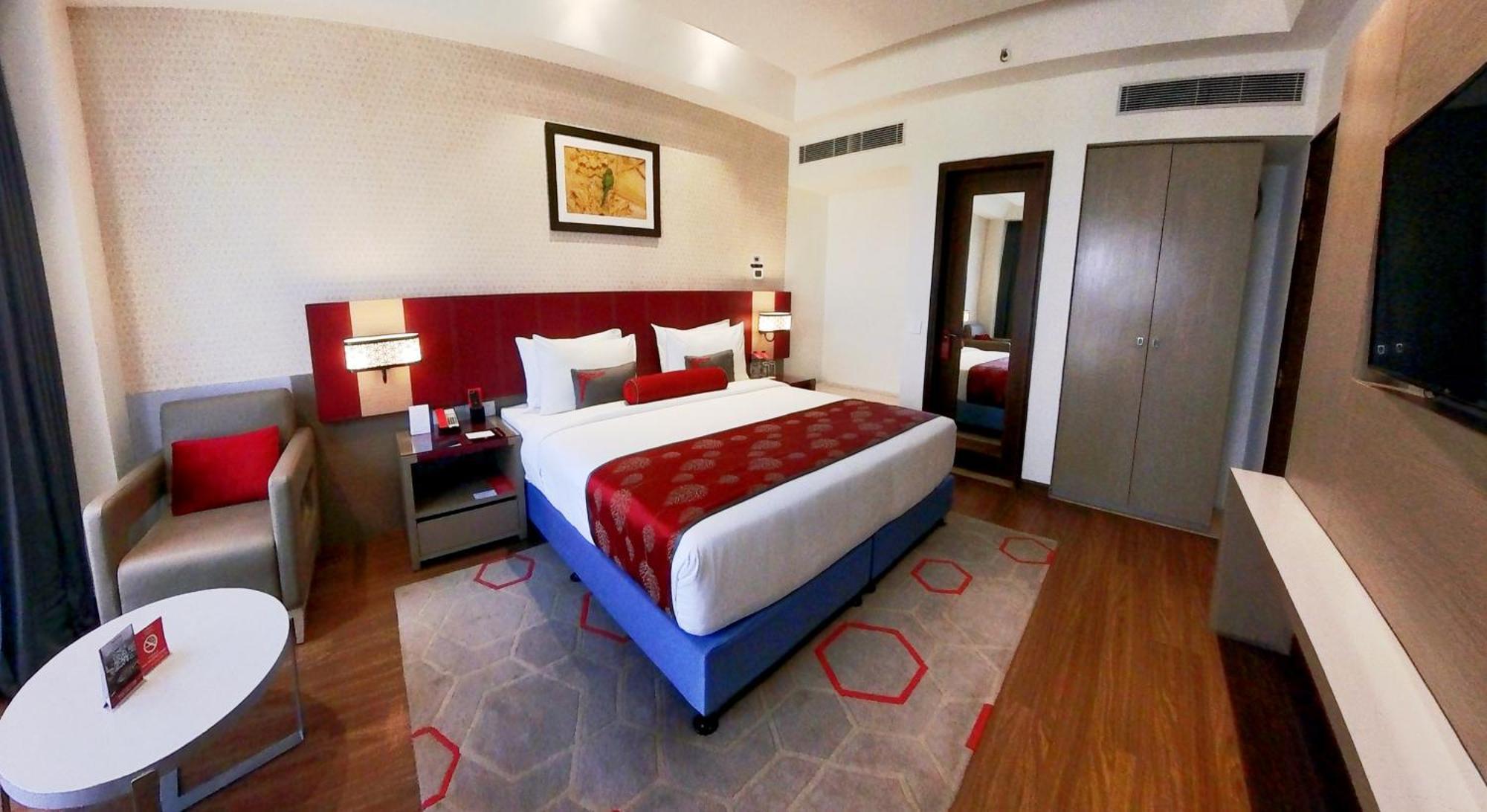 Ramada Plaza By Wyndham Lucknow Hotel Exterior foto